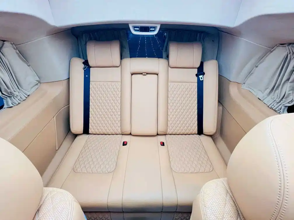 Mercedes-Benz Mercedes-Benz V-Class 2017 V 260 L Exclusive Long Wheelbase Edition 2020 - thumbnail 9