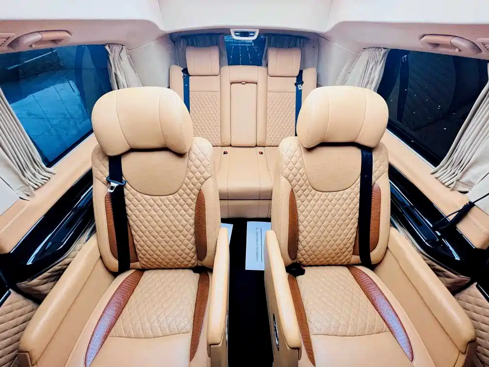 Mercedes-Benz Mercedes-Benz V-Class 2017 V 260 L Exclusive Long Wheelbase Edition 2020 - thumbnail 13