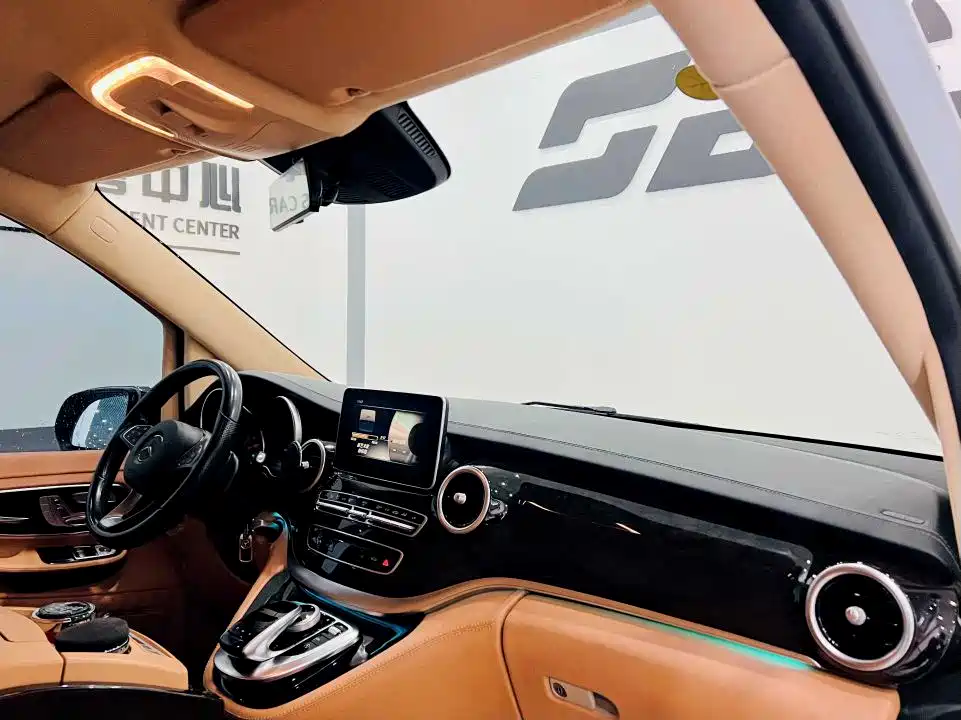 Mercedes-Benz Mercedes-Benz V-Class 2017 V 260 L Exclusive Long Wheelbase Edition 2020 - thumbnail 17