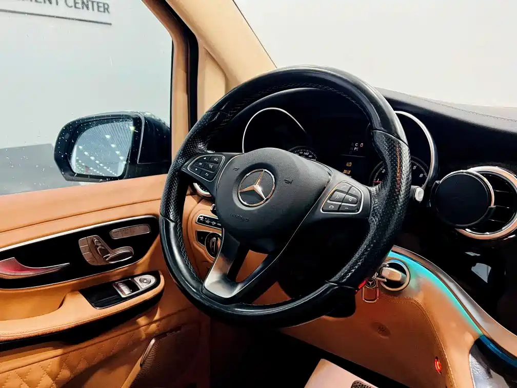 Mercedes-Benz Mercedes-Benz V-Class 2017 V 260 L Exclusive Long Wheelbase Edition 2020 - thumbnail 20