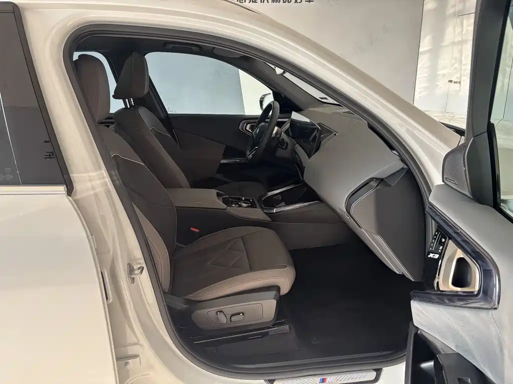 BMW BMW X3 2025 xDrive30L Leading Model M Sport Package 2025 - thumbnail 26