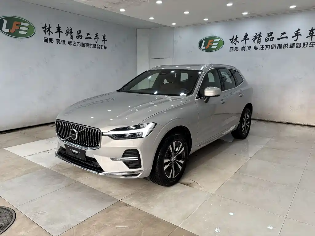 Volvo Volvo XC60 2025 B5 AWD Momentum Luxury Edition 2025