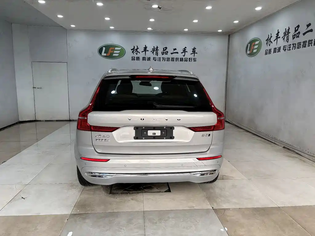 Volvo Volvo XC60 2025 B5 AWD Momentum Luxury Edition 2025 - thumbnail 6