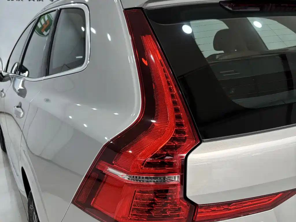 Volvo Volvo XC60 2025 B5 AWD Momentum Luxury Edition 2025 - thumbnail 9