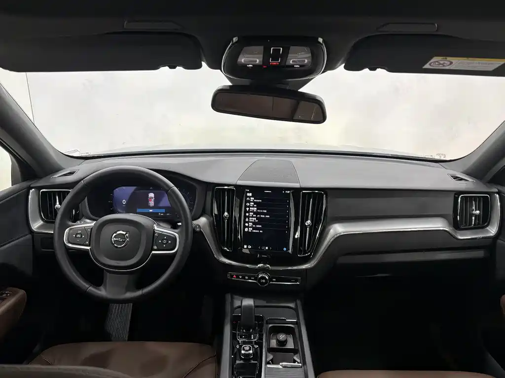 Volvo Volvo XC60 2025 B5 AWD Momentum Luxury Edition 2025 - thumbnail 13