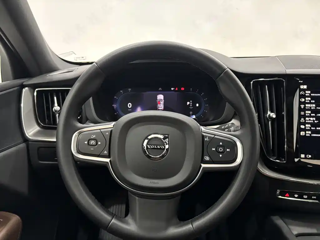 Volvo Volvo XC60 2025 B5 AWD Momentum Luxury Edition 2025 - thumbnail 14
