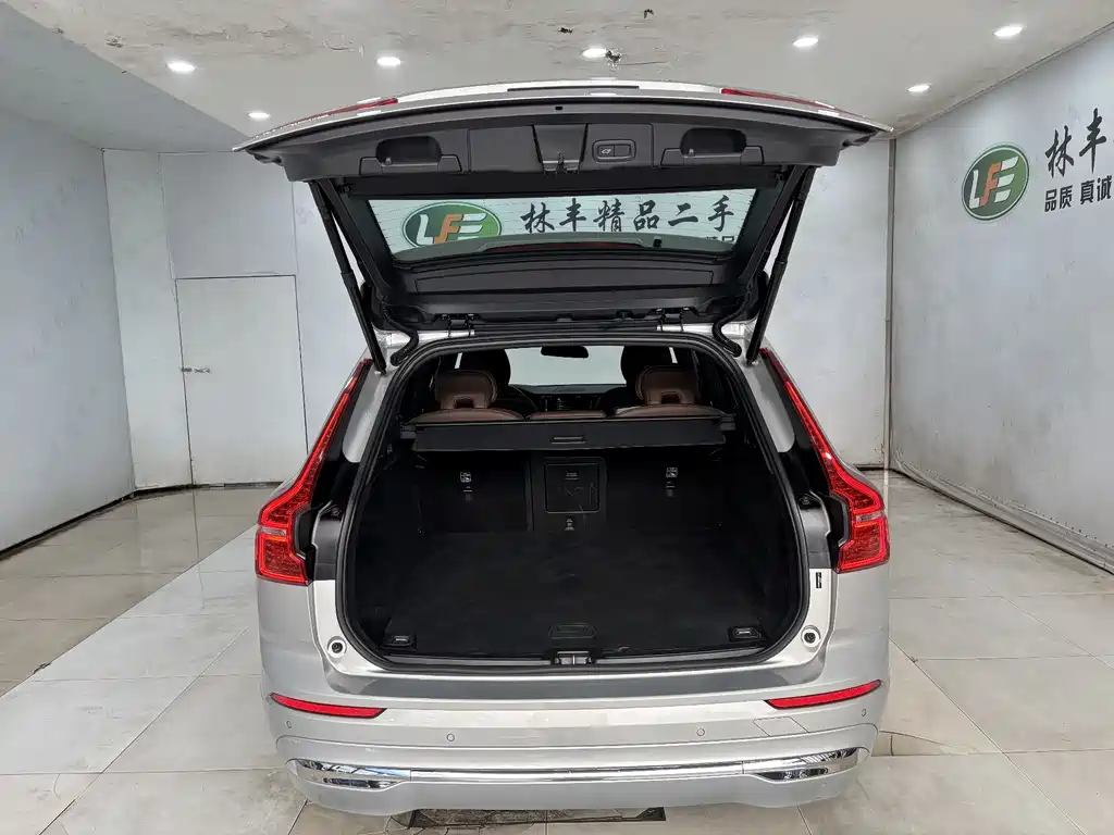 Volvo Volvo XC60 2025 B5 AWD Momentum Luxury Edition 2025 - thumbnail 26