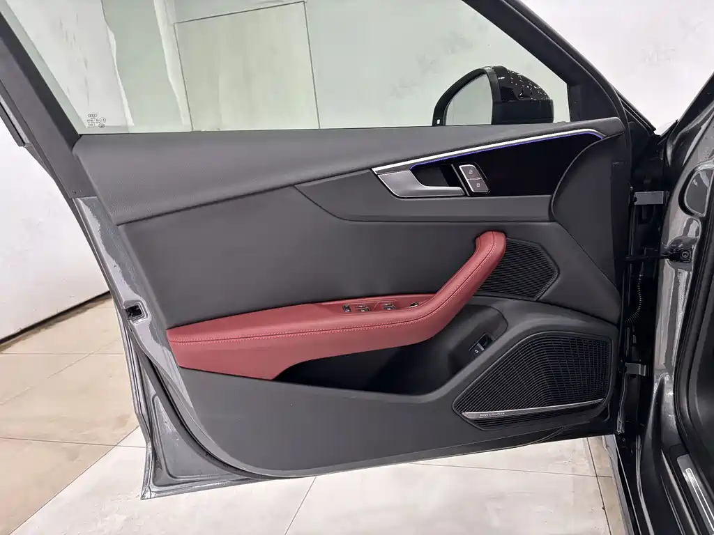 Audi Audi A4L 2025 200th Anniversary Edition 40 TFSI Luxury Dynamic B&O Starlight Edition 2025 - thumbnail 10