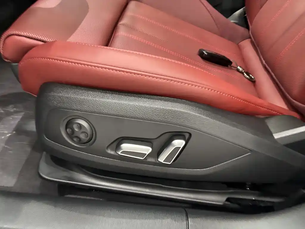 Audi Audi A4L 2025 200th Anniversary Edition 40 TFSI Luxury Dynamic B&O Starlight Edition 2025 - thumbnail 14