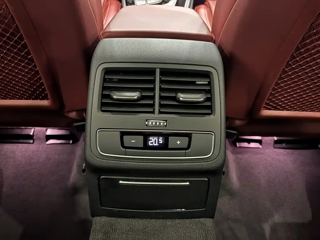 Audi Audi A4L 2025 200th Anniversary Edition 40 TFSI Luxury Dynamic B&O Starlight Edition 2025 - thumbnail 21