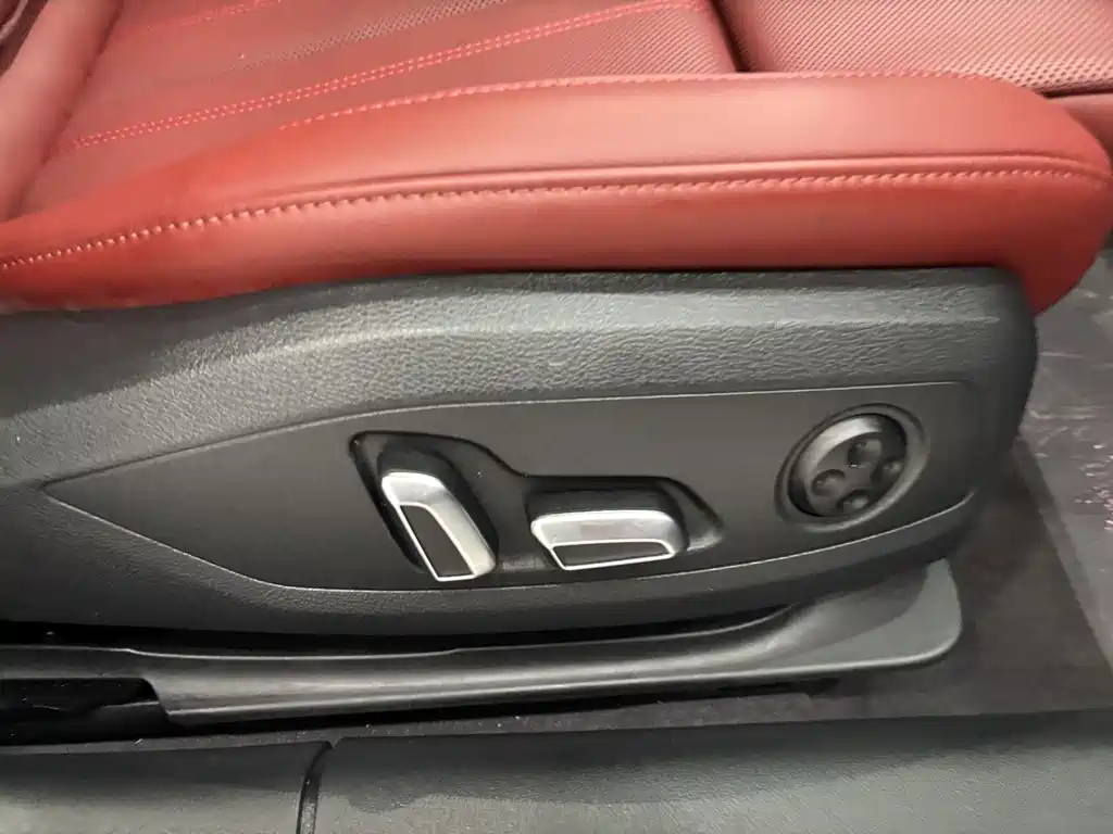 Audi Audi A4L 2025 200th Anniversary Edition 40 TFSI Luxury Dynamic B&O Starlight Edition 2025 - thumbnail 27