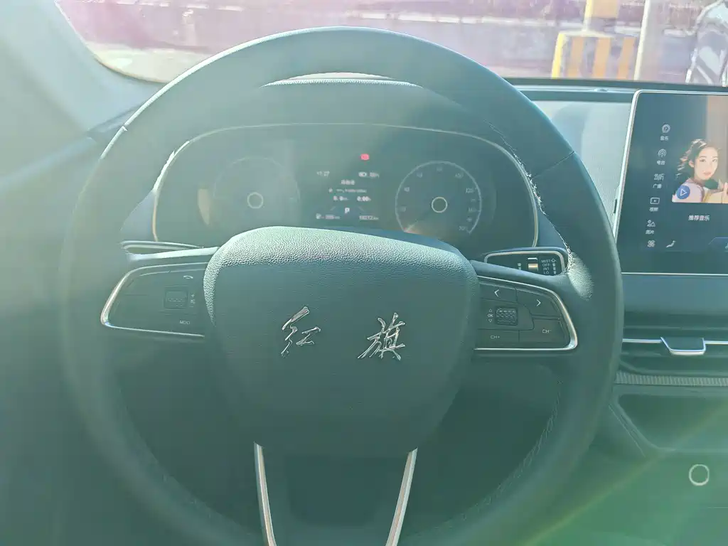 Hongqi Hongqi E-QM5 2023 Basic Mobility Edition 2022 - thumbnail 4