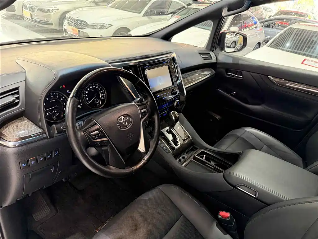Toyota Alphard 2018 Model Year Facelift 3.5L Executive Version 2018 - thumbnail 11