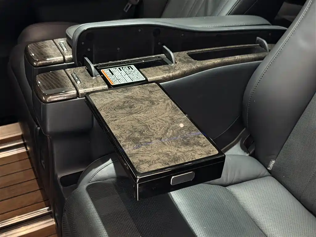 Toyota Alphard 2018 Model Year Facelift 3.5L Executive Version 2018 - thumbnail 24