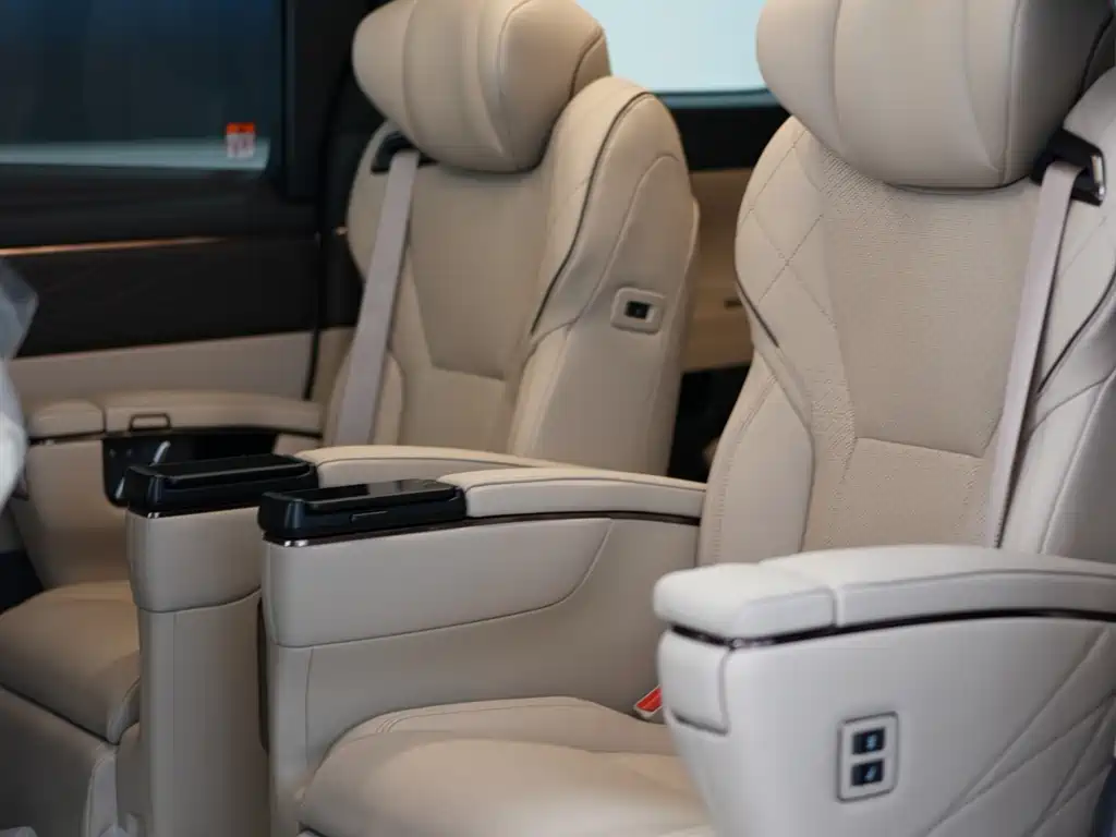 Toyota Alphard 2024 Model Hybrid 2.5L Executive Version 2026 - thumbnail 6