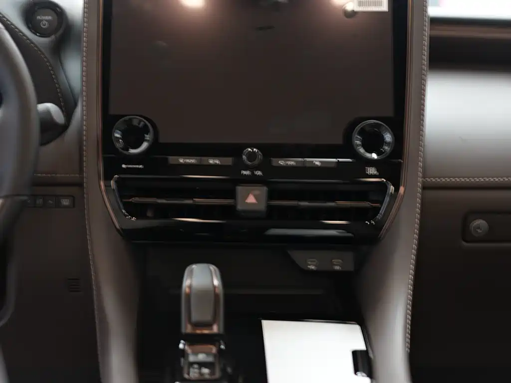 Toyota Alphard 2024 Model Hybrid 2.5L Executive Version 2026 - thumbnail 9