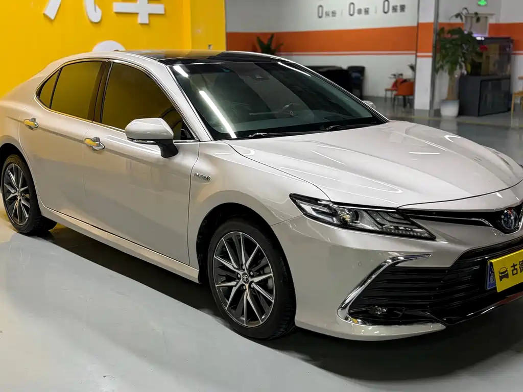 Toyota Toyota Camry 2021 Hybrid 2.5HG Luxury Edition 2022 - thumbnail 3