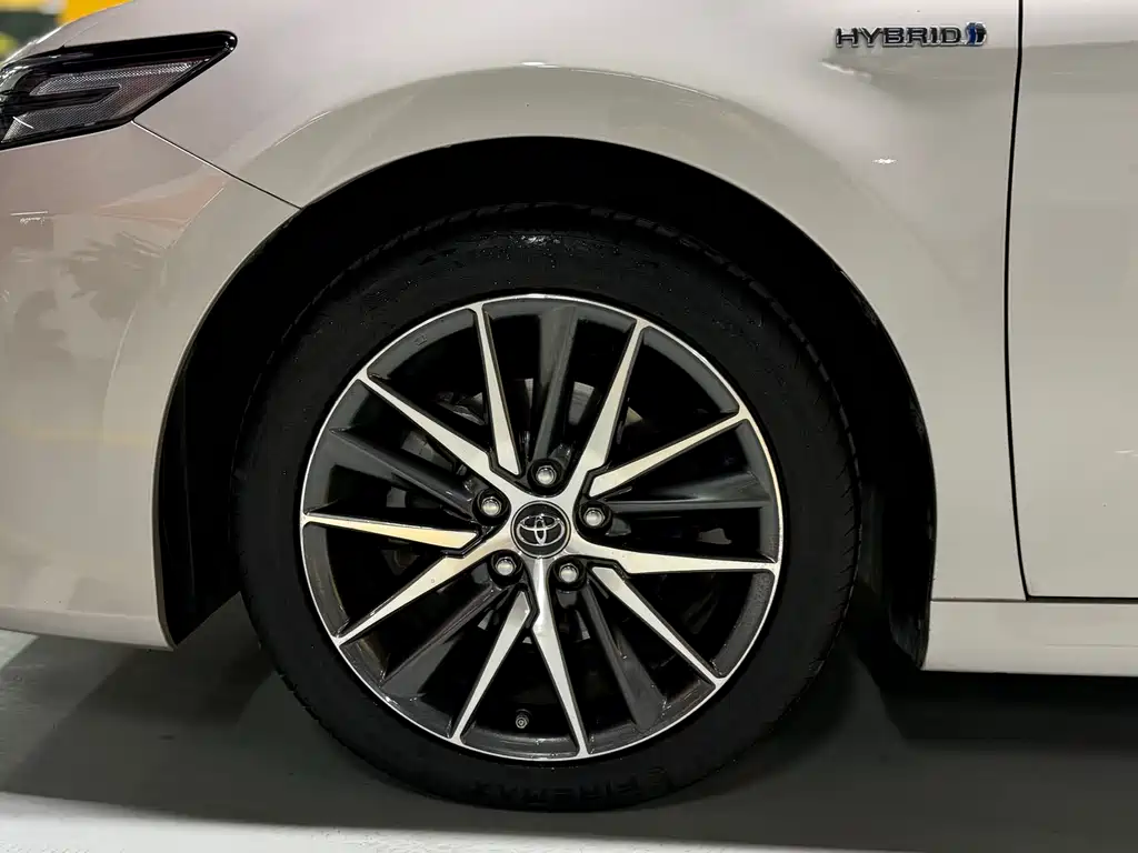 Toyota Toyota Camry 2021 Hybrid 2.5HG Luxury Edition 2022 - thumbnail 24