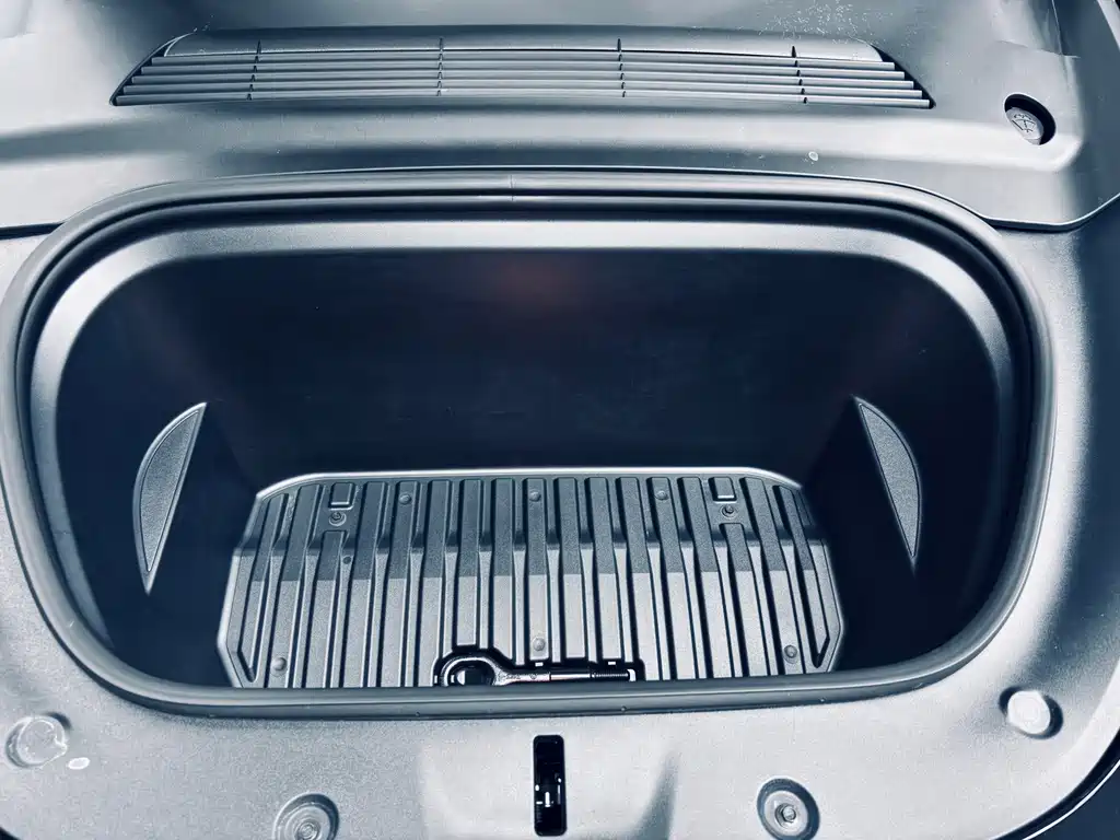 Tesla Model Y 2023 Rear-Wheel Drive 2024 - thumbnail 17