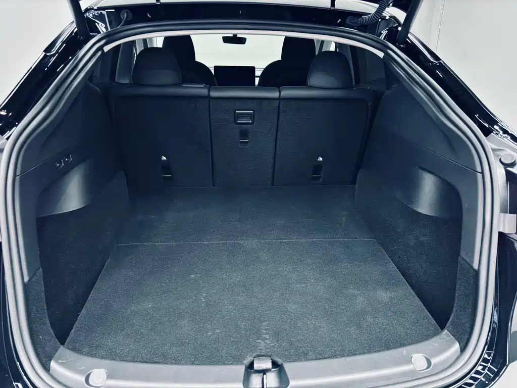 Tesla Model Y 2023 Rear-Wheel Drive 2024 - thumbnail 19