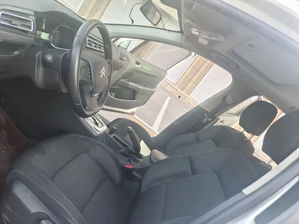 Citroen C4 LCA 2018 1.6L Automatic Luxury Edition 2018 - thumbnail 8