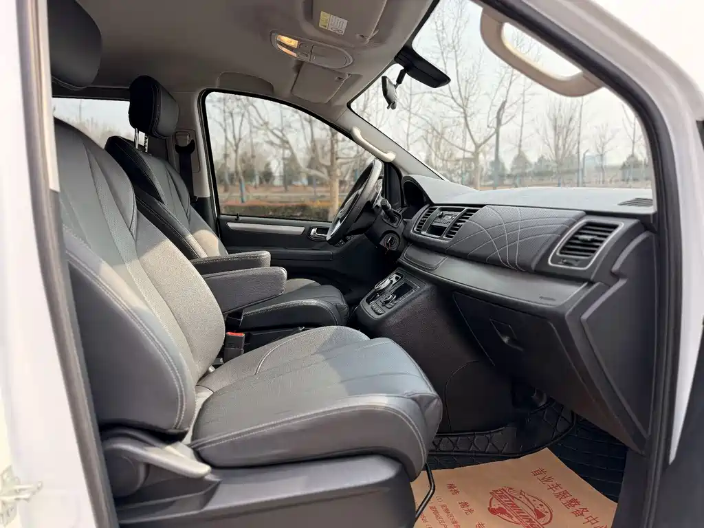 Maxus MAXUS G20 2023 ES 2.0T Gasoline Automatic Premium Edition 2023 - thumbnail 9