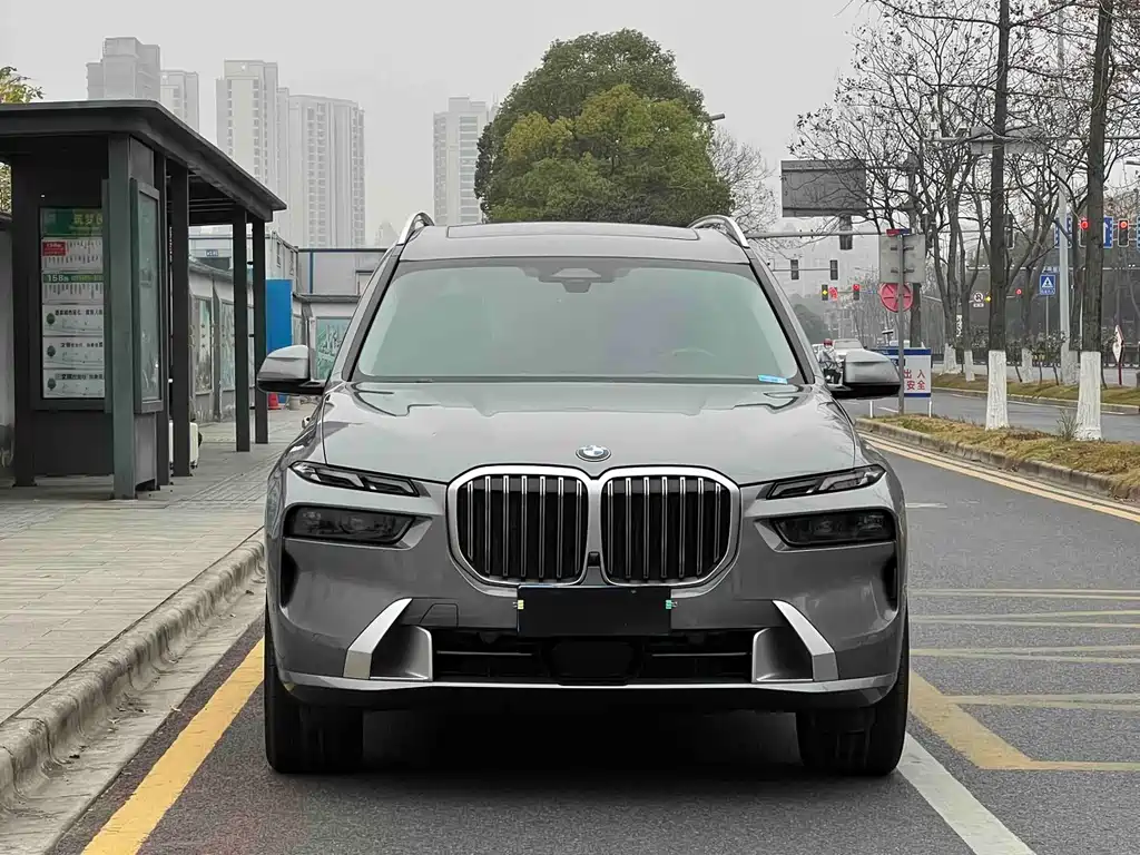 BMW BMW X7 xDrive40i Luxury Package 2023 - thumbnail 2