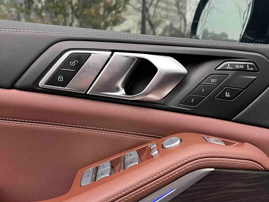 BMW BMW X7 xDrive40i Luxury Package 2023 - thumbnail 8
