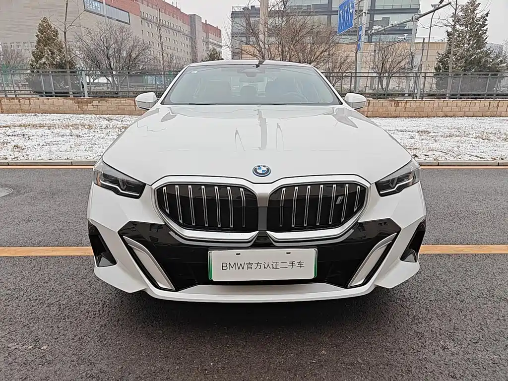 BMW BMW i5 2024 eDrive 35L M Sport Package 2025 - thumbnail 2