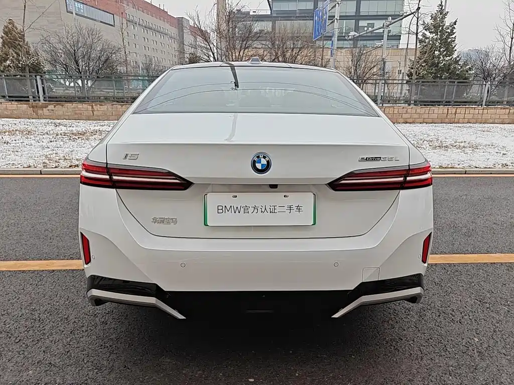 BMW BMW i5 2024 eDrive 35L M Sport Package 2025 - thumbnail 4