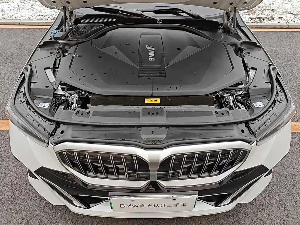 BMW BMW i5 2024 eDrive 35L M Sport Package 2025 - thumbnail 6