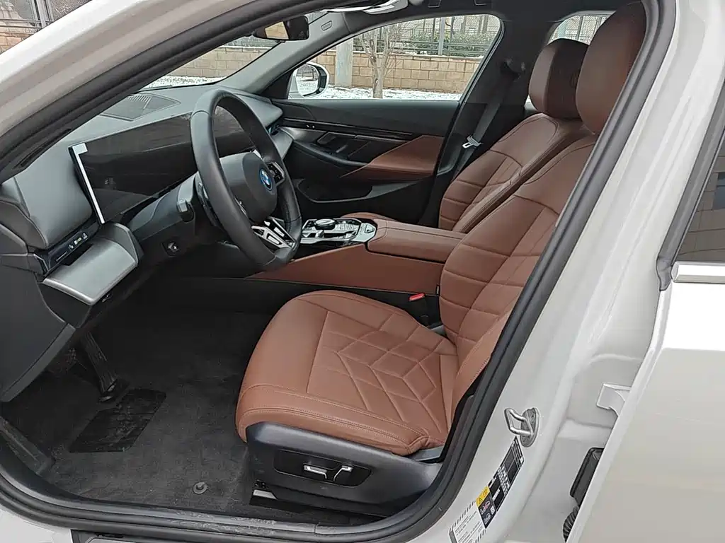 BMW BMW i5 2024 eDrive 35L M Sport Package 2025 - thumbnail 8