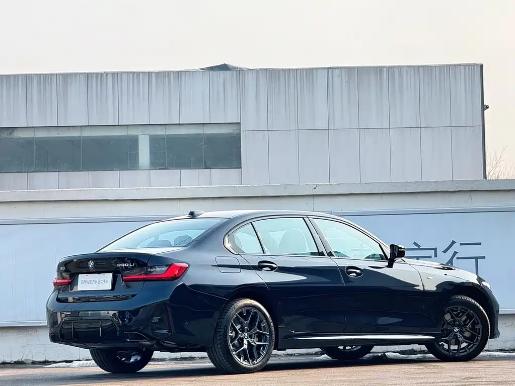 BMW BMW 3 Series 2025 330Li Premium M Sport Night Package 2026 - thumbnail 5