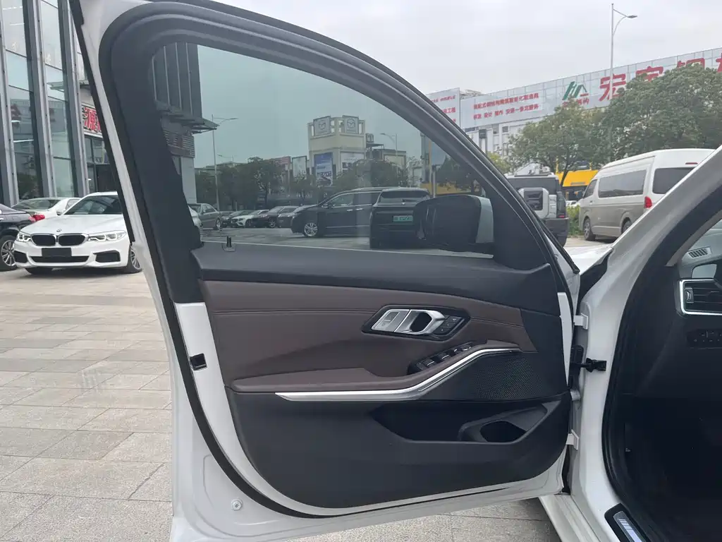 BMW BMW 3 Series 2021 Model Year Facelift 325Li M Sport Package 2021 - thumbnail 24