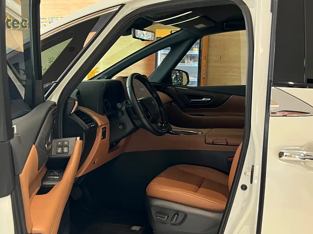 Toyota Alphard 2024 Crown Hybrid 2.5L Executive Premium Version 2024 - thumbnail 6
