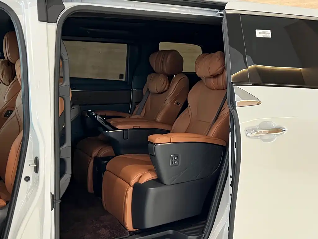 Toyota Alphard 2024 Crown Hybrid 2.5L Executive Premium Version 2024 - thumbnail 7