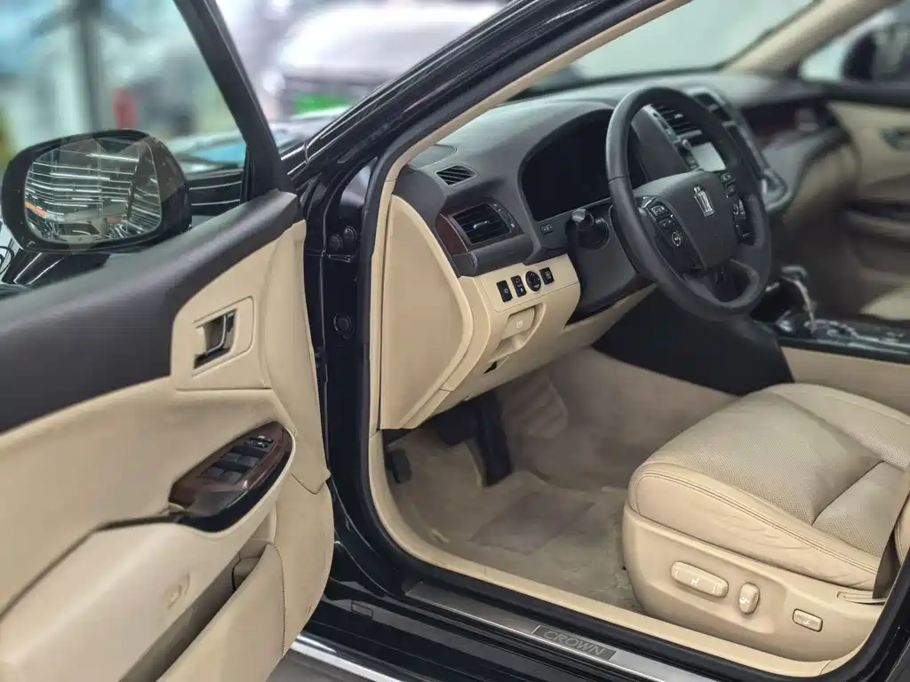Toyota Toyota Crown 2010 2.5L Royal Leather Sunroof Navigation Edition 2011 - thumbnail 11