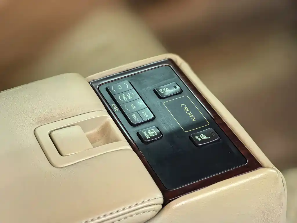 Toyota Toyota Crown 2010 2.5L Royal Leather Sunroof Navigation Edition 2011 - thumbnail 17