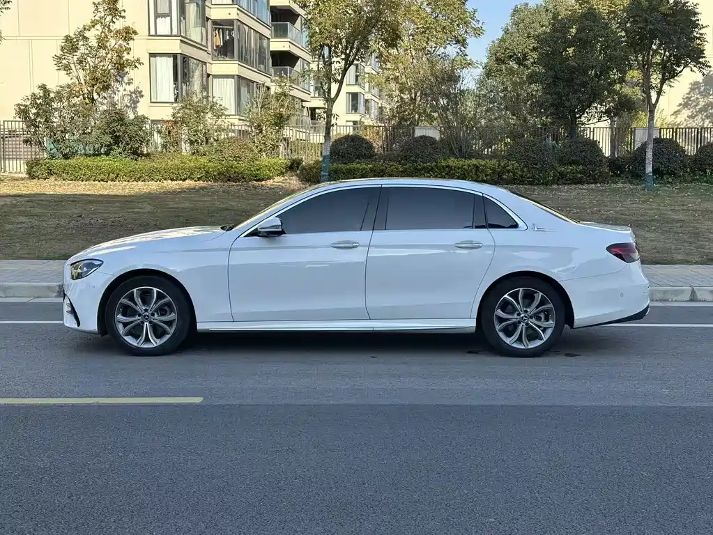 Mercedes-Benz Mercedes-Benz E-Class 2021 Model Year Facelift E 300 L Sport Style 2021 - thumbnail 16