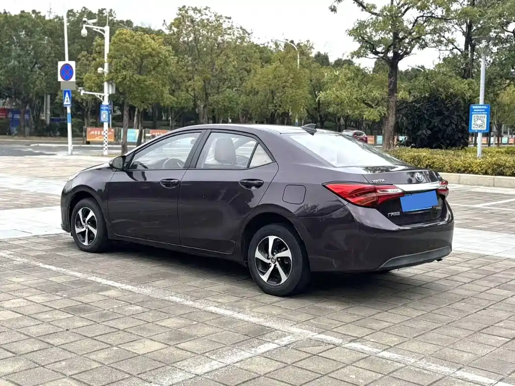 Toyota Toyota Levin 2017 Model Year Facelift Hybrid 1.8H GS E-CVT Premium with Sunroof Edition V 2019 - thumbnail 3