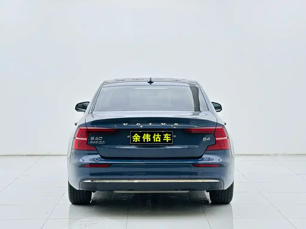 Volvo Volvo S60 2023 B4 Momentum Luxury Edition 2023 - thumbnail 6