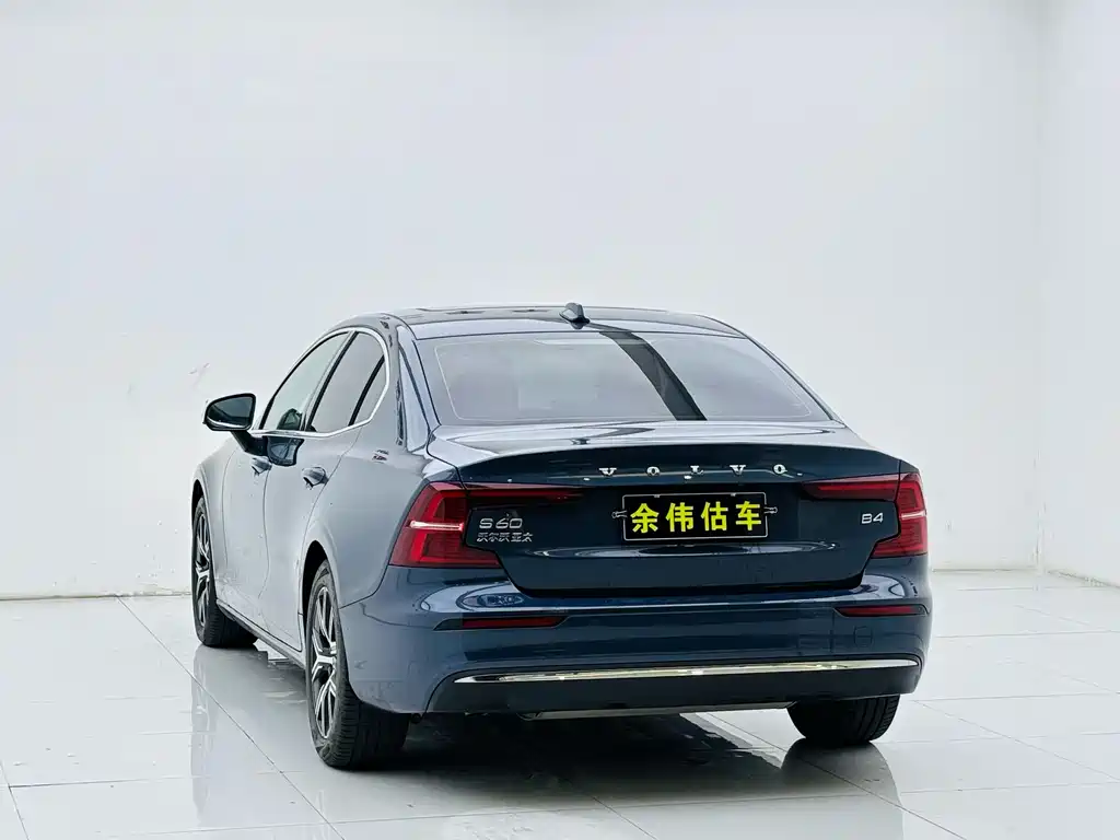 Volvo Volvo S60 2023 B4 Momentum Luxury Edition 2023 - thumbnail 7