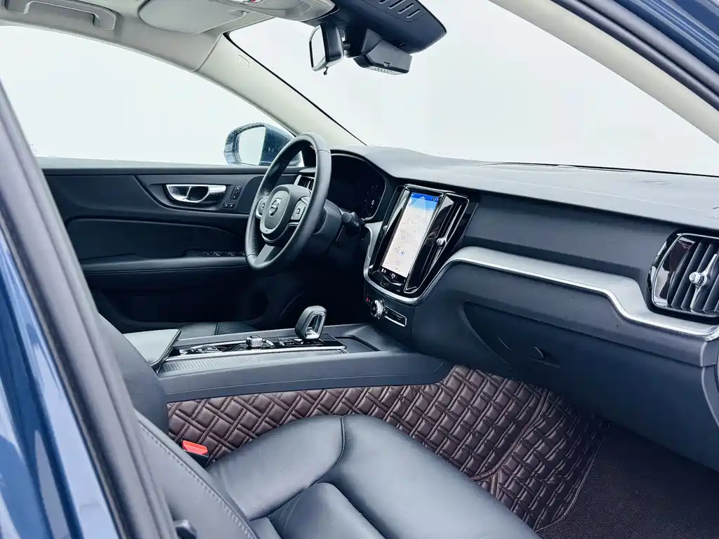 Volvo Volvo S60 2023 B4 Momentum Luxury Edition 2023 - thumbnail 13