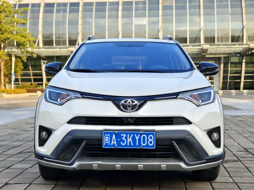 Toyota RAV4 2018 2.0L CVT 2WD Fashion X Edition 2018 - thumbnail 2