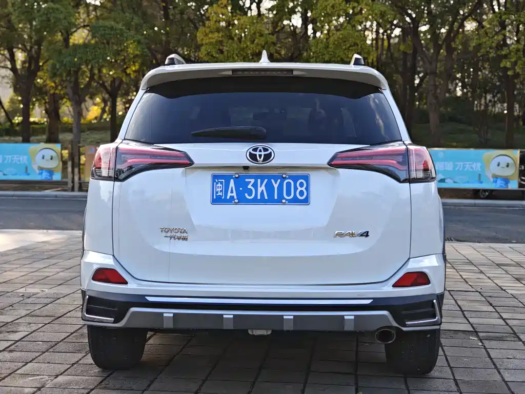 Toyota RAV4 2018 2.0L CVT 2WD Fashion X Edition 2018 - thumbnail 5