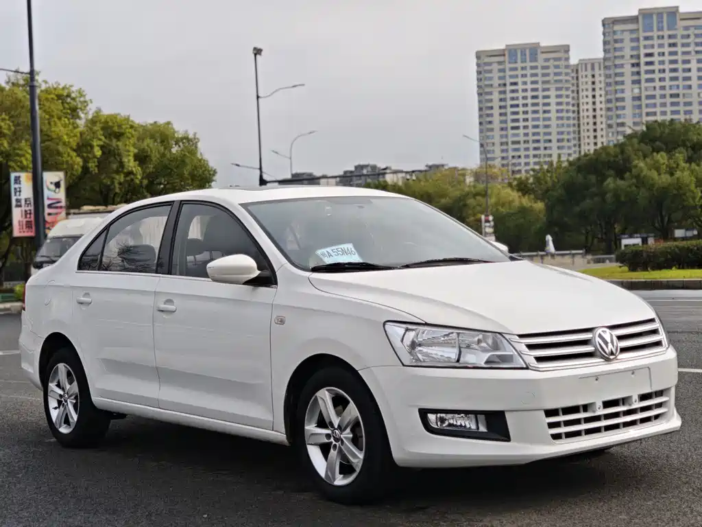 Volkswagen Volkswagen Santana 2015 1.6L Automatic Comfort Edition 2014 - thumbnail 3