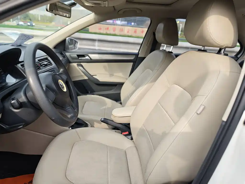 Volkswagen Volkswagen Santana 2015 1.6L Automatic Comfort Edition 2014 - thumbnail 7