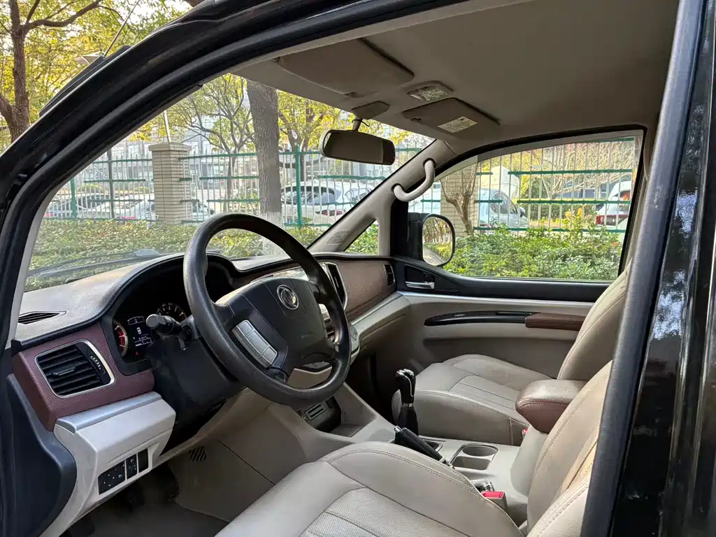 Dongfeng Fengxing Lingzhi 2017 M5 1.6L Comfort Edition 2016 - thumbnail 3