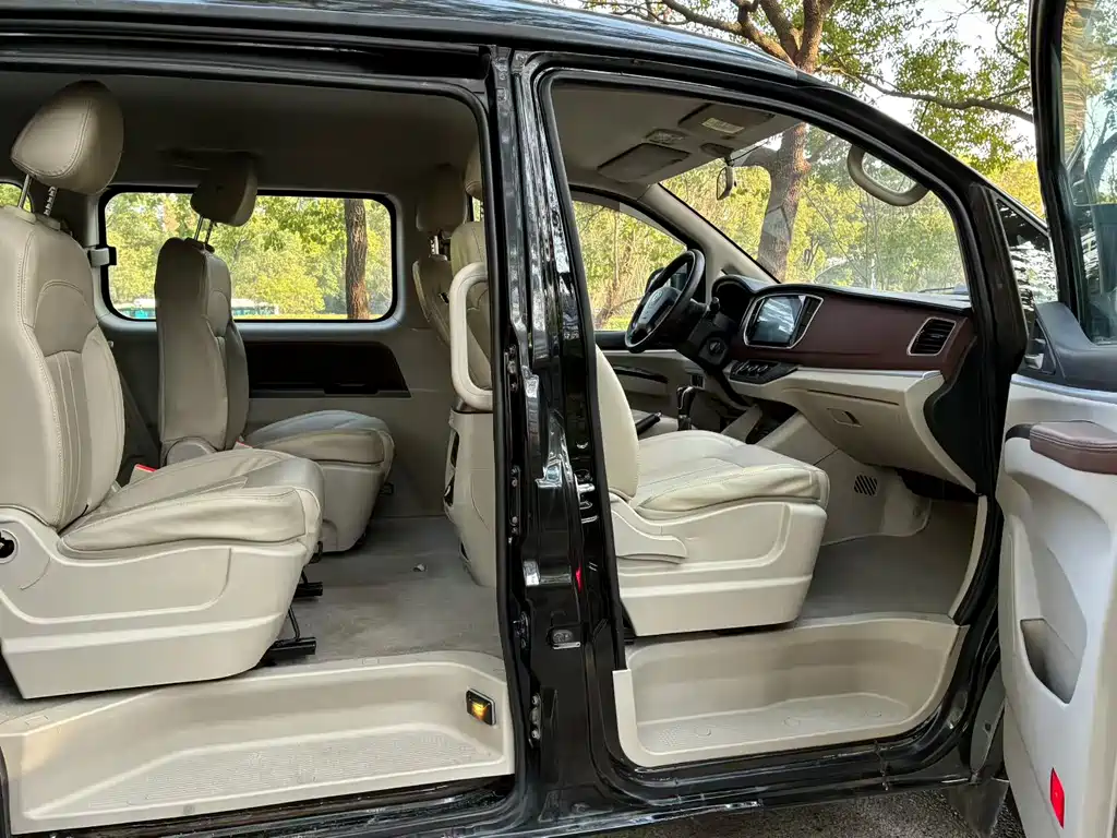 Dongfeng Fengxing Lingzhi 2017 M5 1.6L Comfort Edition 2016 - thumbnail 6
