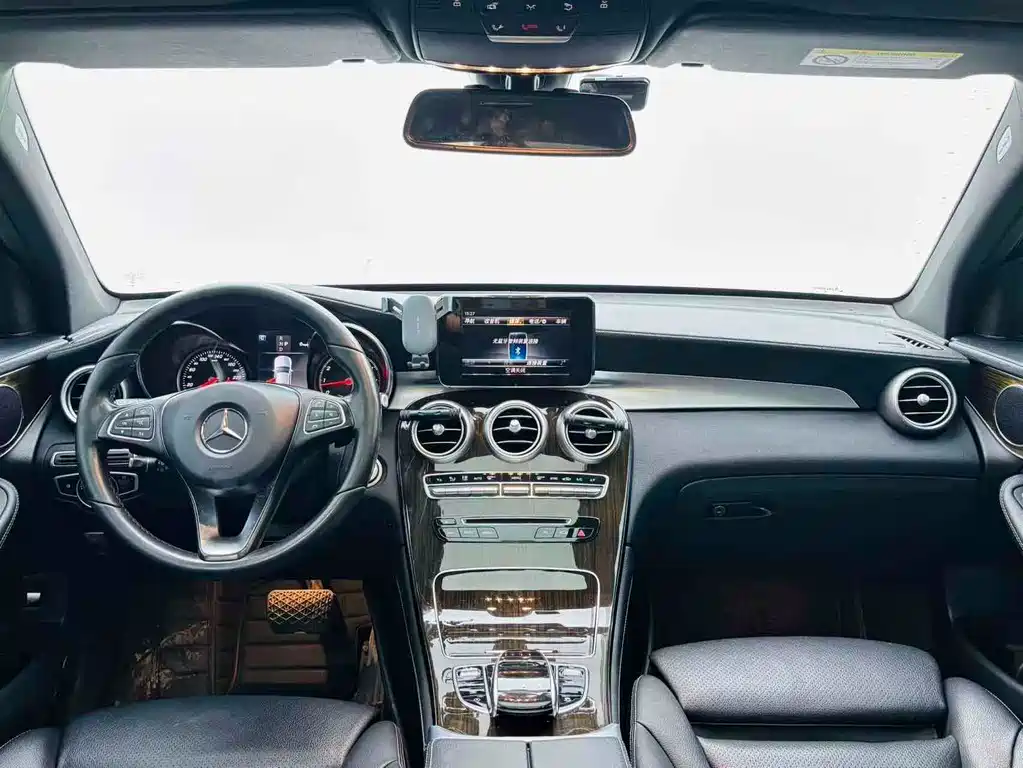 Mercedes-Benz Mercedes-Benz GLC 2019 GLC 260 4MATIC Sport Edition 2019 - thumbnail 10